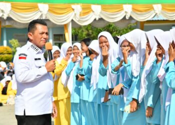 Merawat Generasi Untuk Masa Depan Kepri, Gubernur Ansar Beri Motivasi Pelajar SMAN 5 Batam