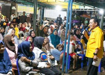 Masyarakat Kelong Antusias Menyambut Kunjungan Kerja Gubernur Ansar