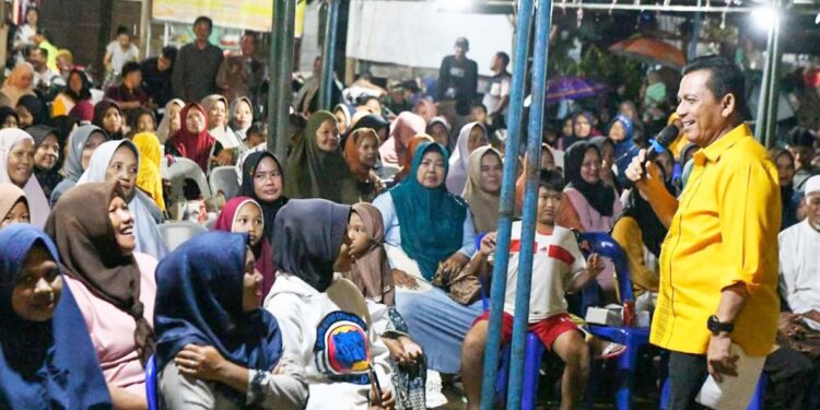 Masyarakat Kelong Antusias Menyambut Kunjungan Kerja Gubernur Ansar