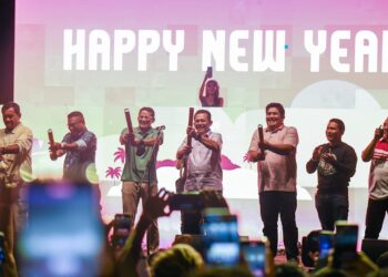 Gubernur Ansar bersama Menparekraf Sandiaga Uno Rayakan Pergantian Tahun 2023-2024 di Lagoi Bay Bintan