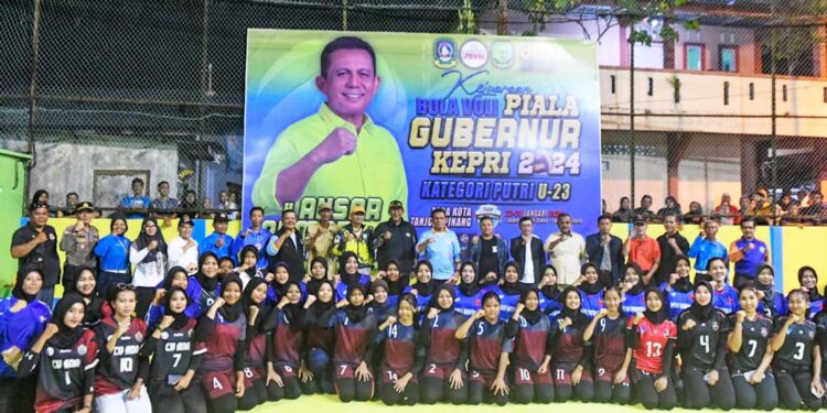 Ansar Buka Kejuaraan Gubernur Cup Bola Voli Kategori Putri U-23 Zona Kota Tanjungpinang Tahun 2024