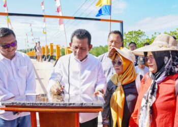 Gubernur Ansar Resmikan Jembatan Penghubung Subang Mas – Air Raja Kota Batam
