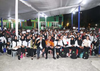 Gubernur Ansar Memberi Motivasi Mahasiswa Baru Ibnu Sina di PKKMB 2024