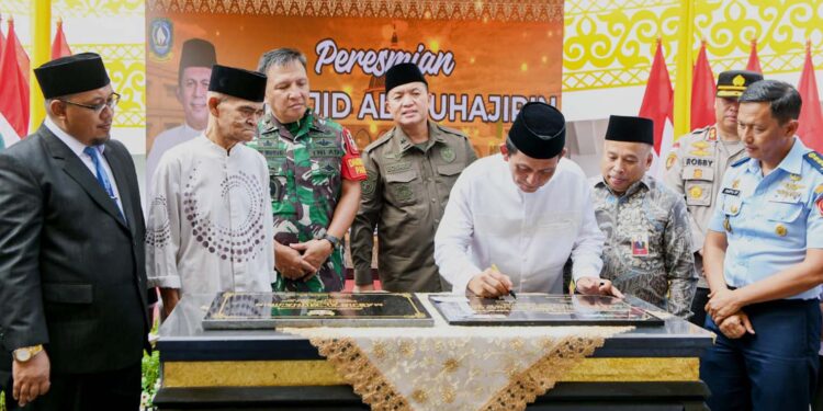 Gubernur Ansar Ahmad Resmikan Penggunaan Kembali Masjid Al-Muhajirin Setelah Revitalisasi