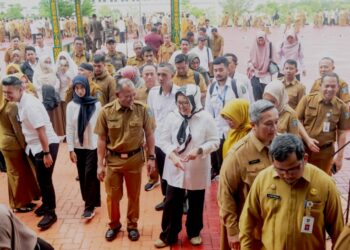 Plt. Gubernur Marlin Pimpin Apel Senin Pagi di Dompak, Tekankan Netralitas Pegawai di Pilkada