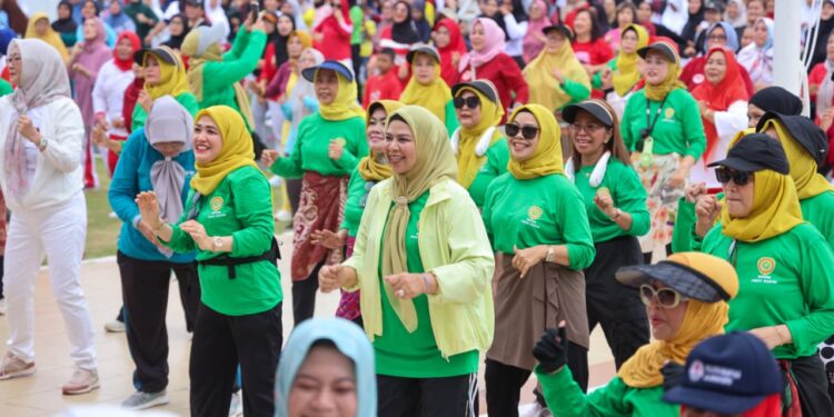 Ribuan Warga Ikuti Senam Sehat BKOW Kepri